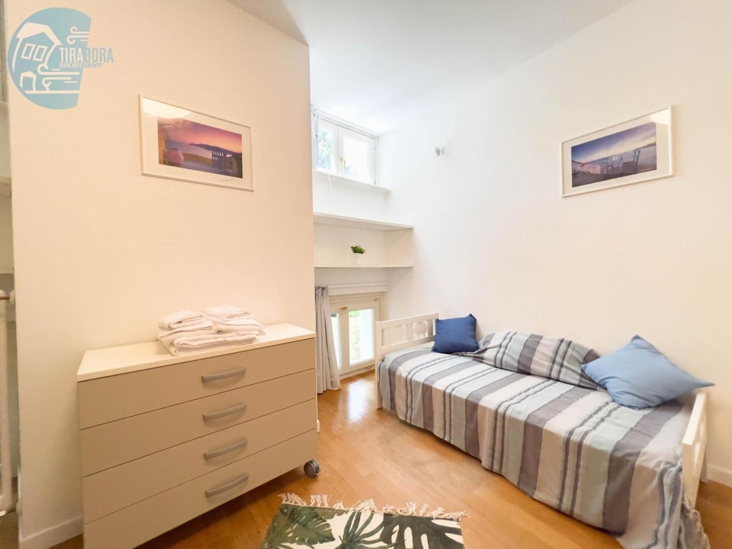 Апартаменты Cattedrale 5 Tirabora Short Rent Триест Экстерьер фото