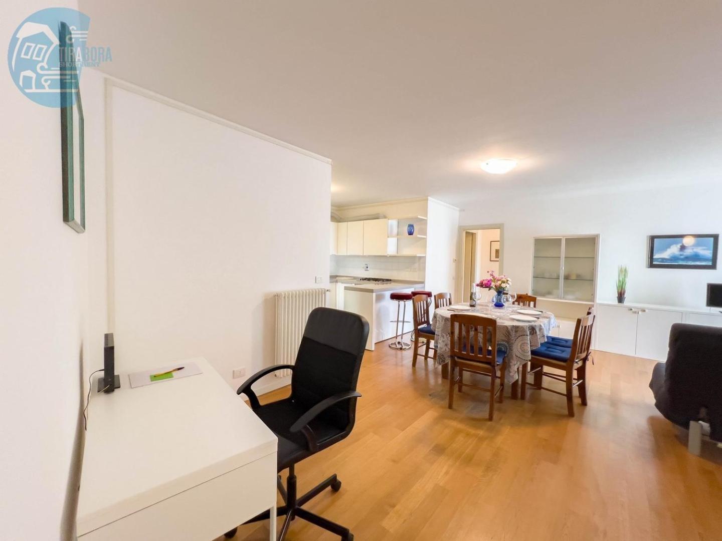 Апартаменты Cattedrale 5 Tirabora Short Rent Триест Экстерьер фото