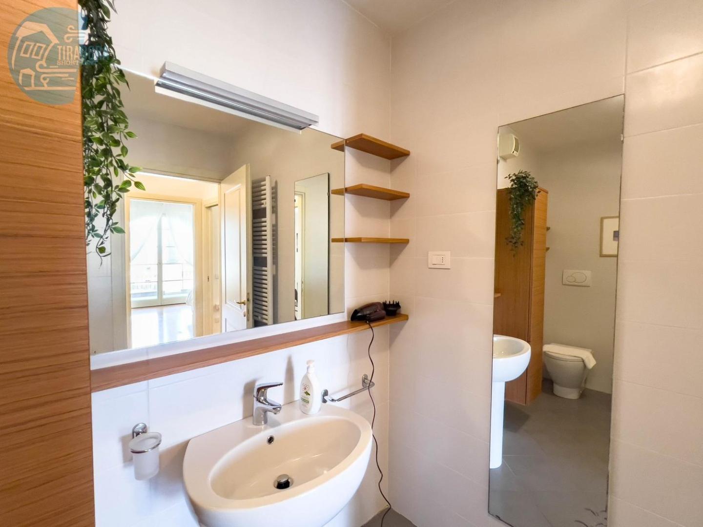 Апартаменты Cattedrale 5 Tirabora Short Rent Триест Экстерьер фото