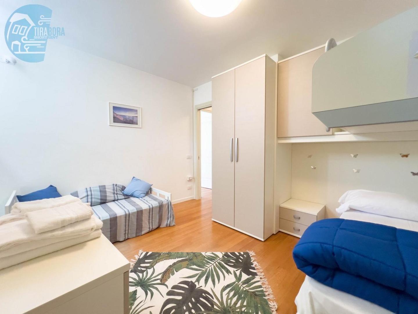 Апартаменты Cattedrale 5 Tirabora Short Rent Триест Экстерьер фото