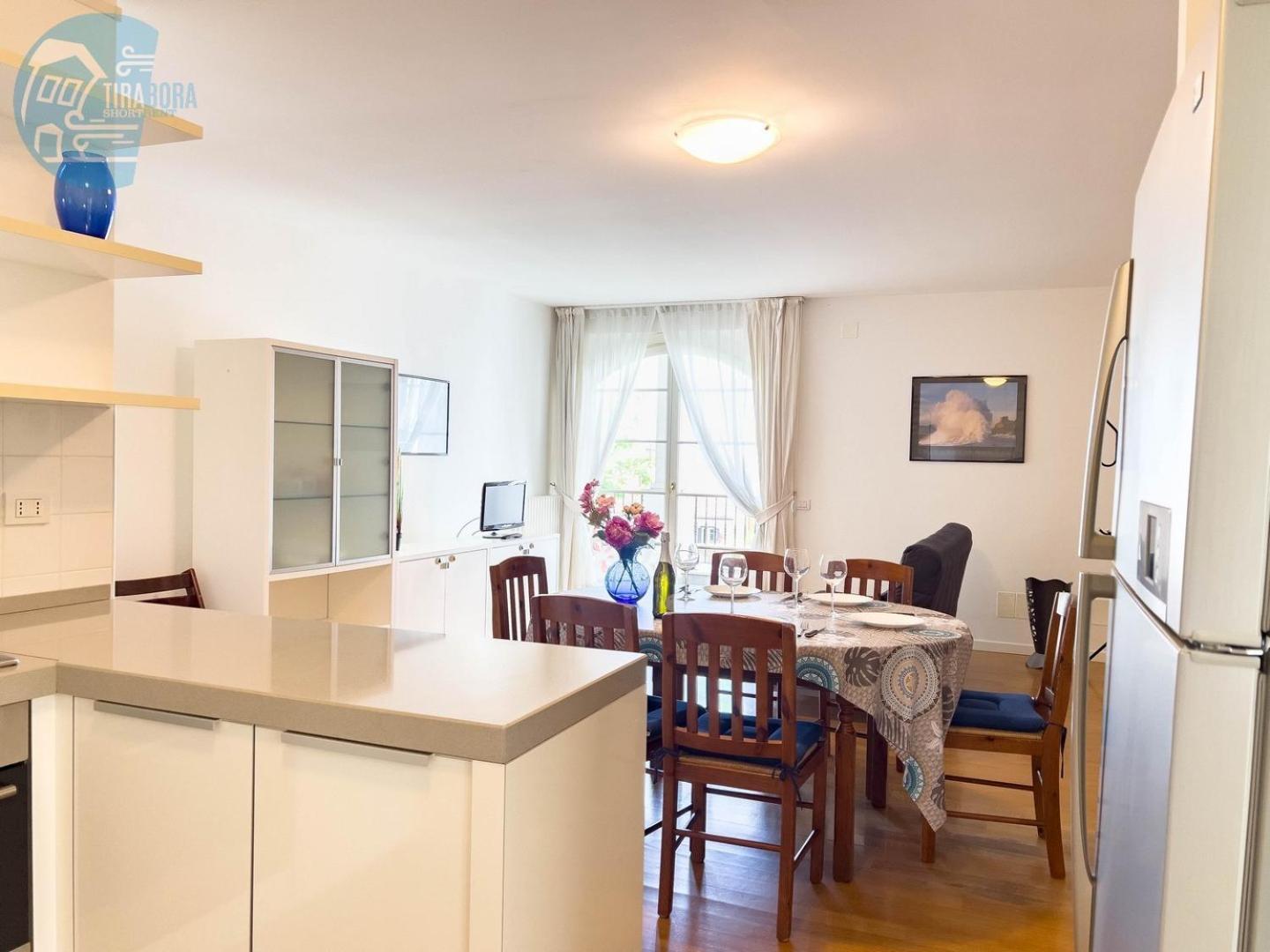 Апартаменты Cattedrale 5 Tirabora Short Rent Триест Экстерьер фото
